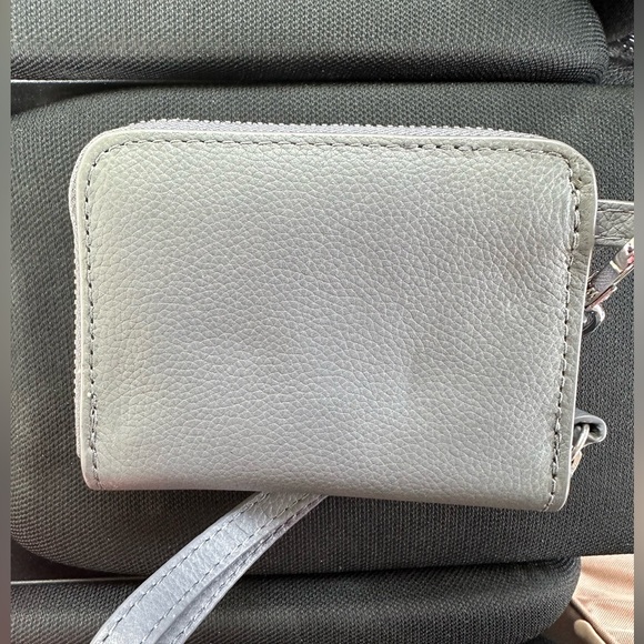 Small Vera Bradley Wristlet - Picture 2 of 3